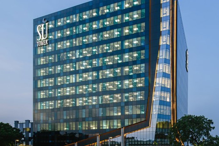 SU Tower and 335 Place - Social